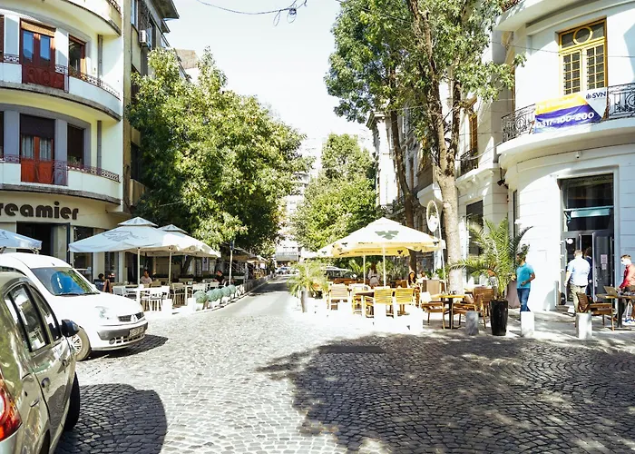 Gala Athenaeum - Amazing Architecture *