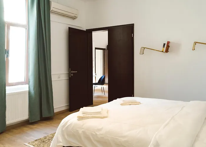 Gala Athenaeum - Amazing Architecture