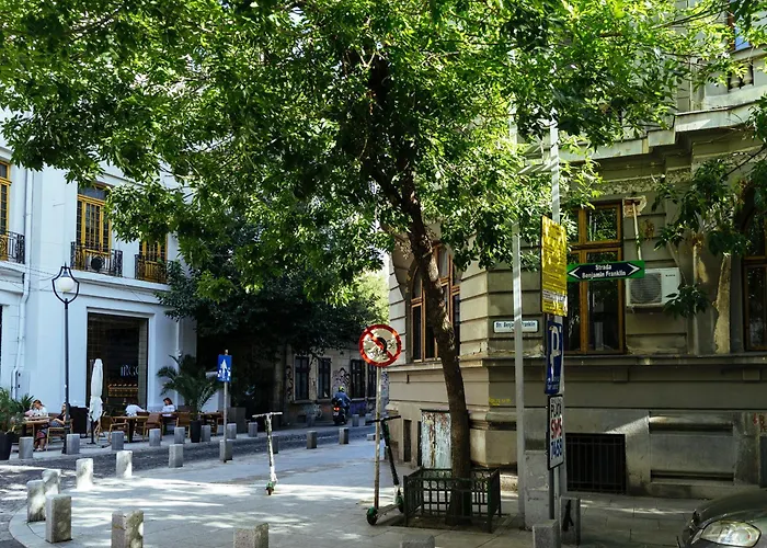 Gala Athenaeum - Amazing Architecture