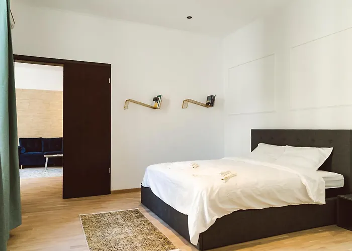 Gala Athenaeum - Amazing Architecture *