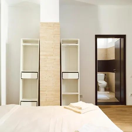 Gala Athenaeum - Amazing Architecture